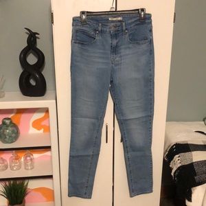 Levi’s Skinny Light Wash Jeans